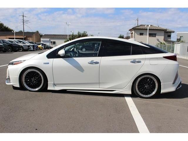 TOYOTA PRIUS PHV 2017