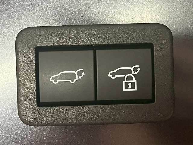 TOYOTA COROLLA CROSS HYBRID 2023