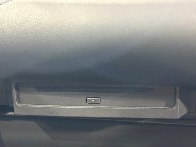 TOYOTA VOXY HYBRID 2022