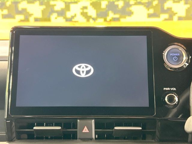 TOYOTA VOXY HYBRID 2022