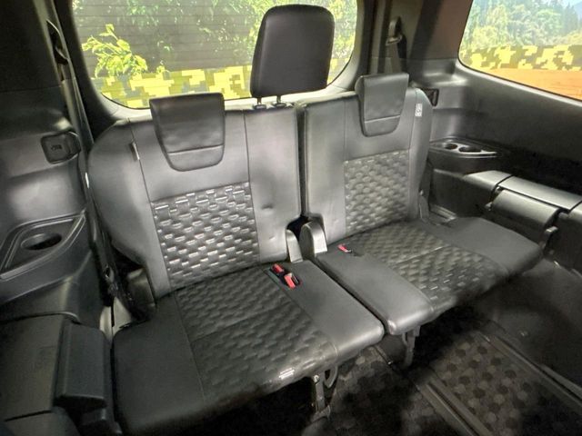 TOYOTA VOXY HYBRID 2022