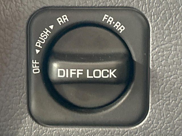 TOYOTA LANDCRUISER 70 2024