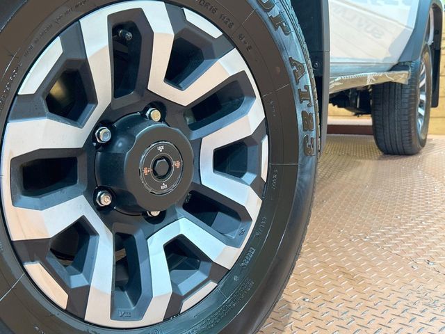 TOYOTA LANDCRUISER 70 2024