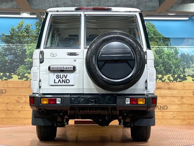 TOYOTA LANDCRUISER 70 2024