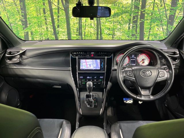 TOYOTA HARRIER 4WD 2017