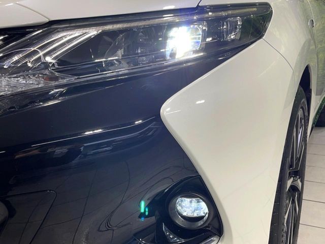 TOYOTA HARRIER 4WD 2017