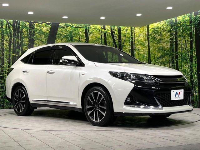 TOYOTA HARRIER 4WD 2017