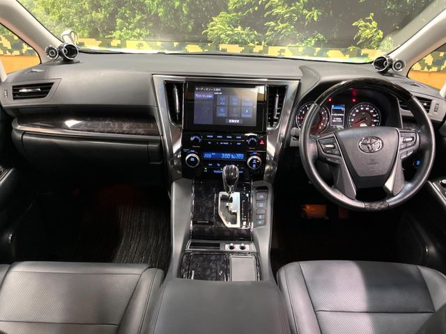 TOYOTA ALPHARD 2022