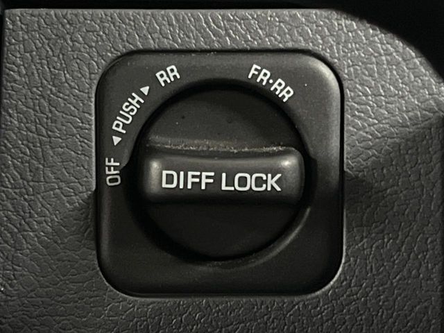 TOYOTA LANDCRUISER 70 2024