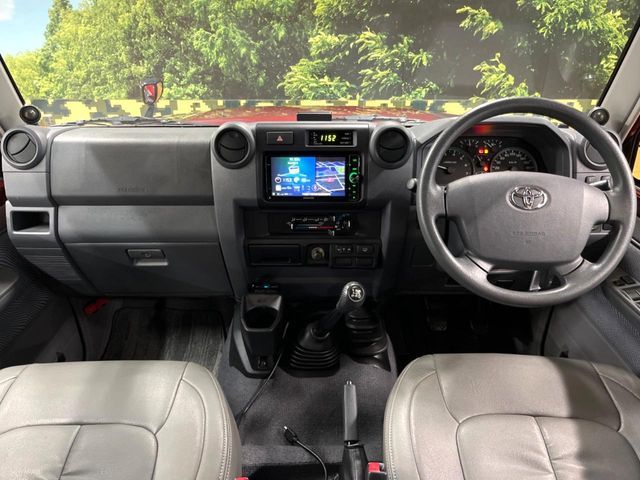 TOYOTA LANDCRUISER van 2015