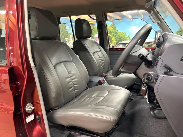 TOYOTA LANDCRUISER van 2015