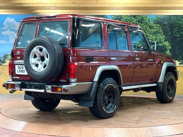 TOYOTA LANDCRUISER van 2015