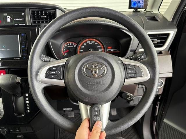 TOYOTA ROOMY 2016