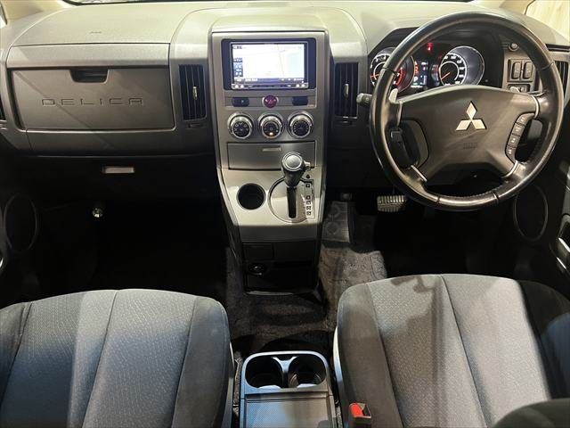 MITSUBISHI DELICA D:5 2WD 2013