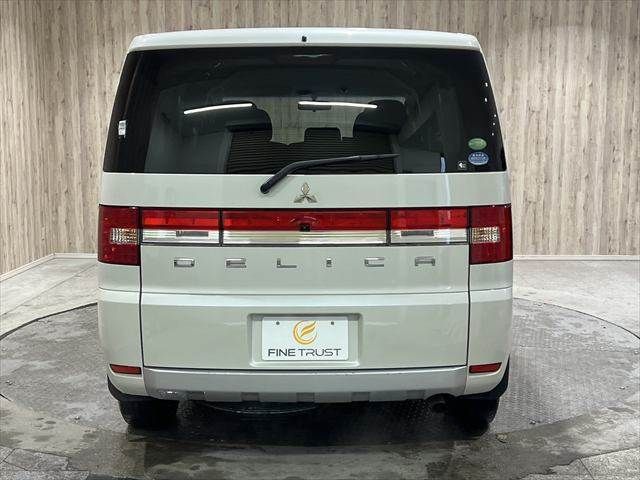 MITSUBISHI DELICA D:5 2WD 2013