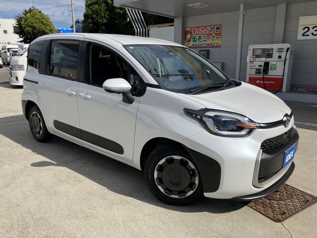 TOYOTA SIENTA HYBRID 2024