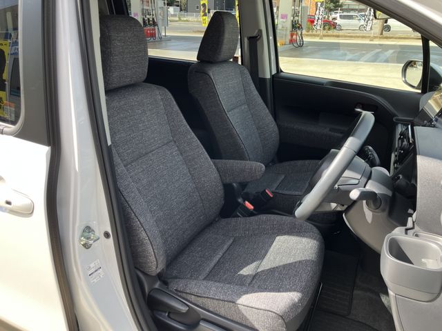 TOYOTA SIENTA HYBRID 2024