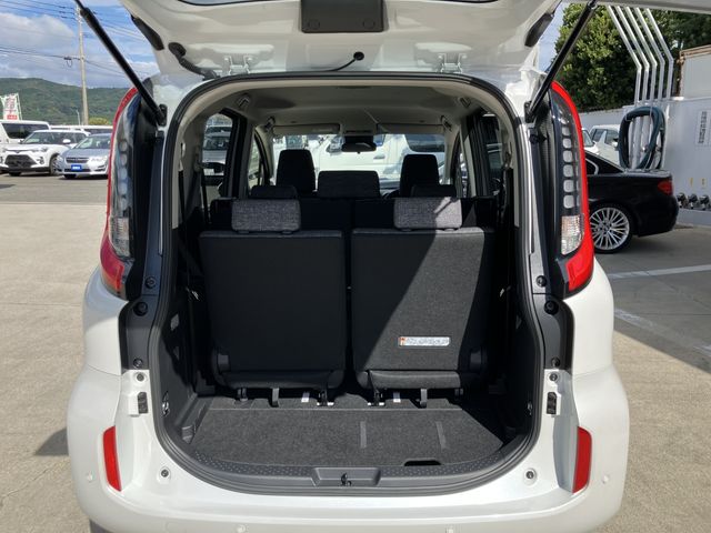 TOYOTA SIENTA HYBRID 2024