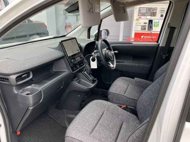 TOYOTA SIENTA HYBRID 2024