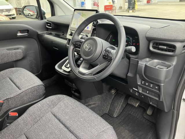 TOYOTA SIENTA HYBRID 2024