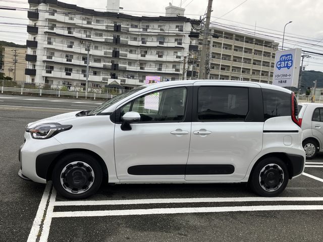 TOYOTA SIENTA HYBRID 2024