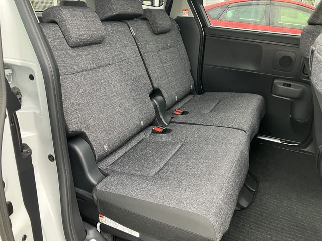 TOYOTA SIENTA HYBRID 2024