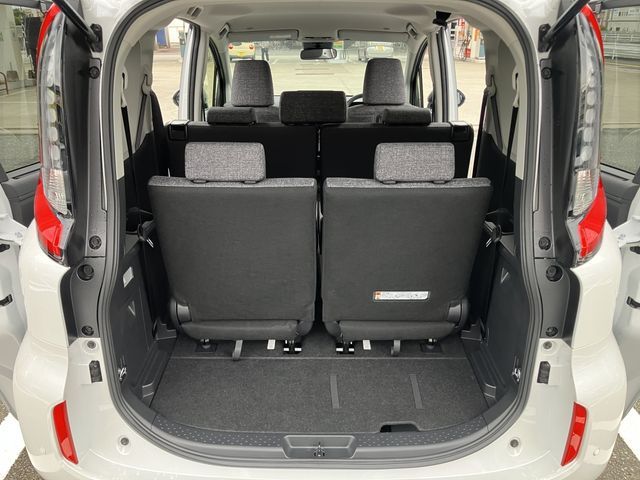 TOYOTA SIENTA HYBRID 2024