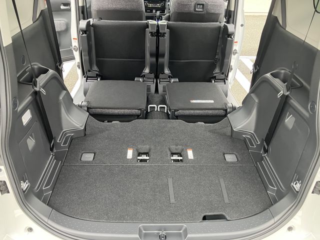 TOYOTA SIENTA HYBRID 2024