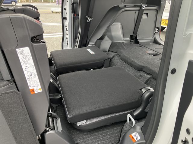 TOYOTA SIENTA HYBRID 2024