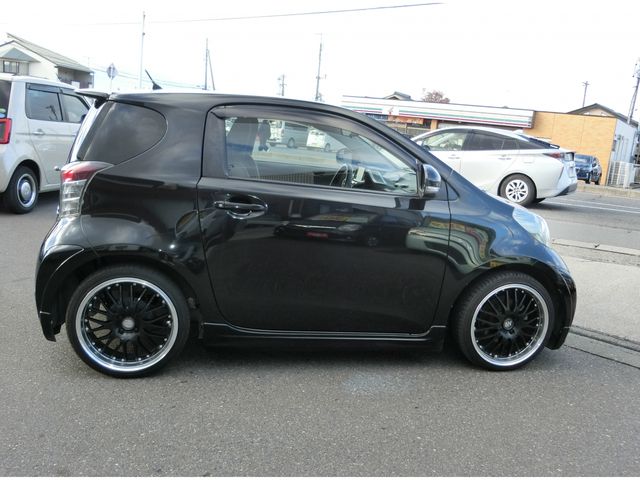 TOYOTA iQ 2009