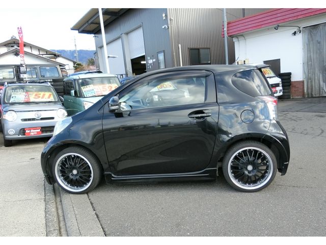 TOYOTA iQ 2009