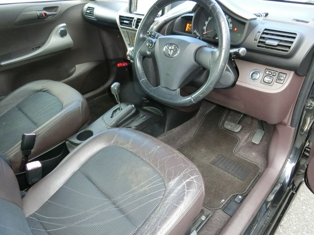 TOYOTA iQ 2009