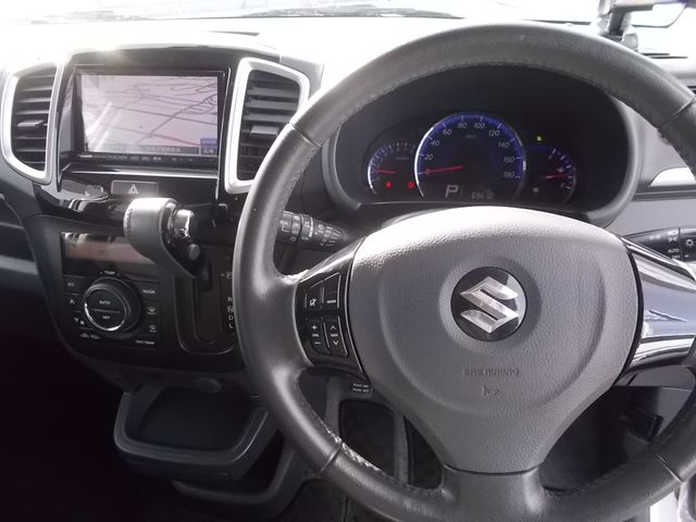 SUZUKI SOLIO BANDIT 2013