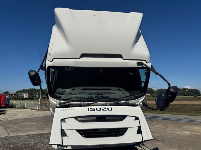 ISUZU GIGA 2024