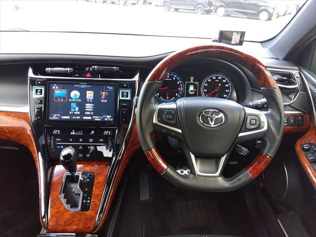 TOYOTA HARRIER 4WD 2014