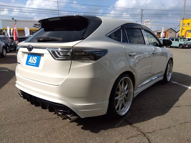 TOYOTA HARRIER 4WD 2014