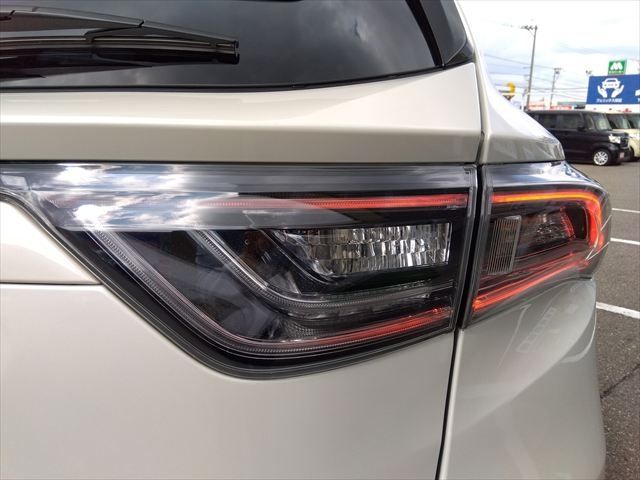 TOYOTA HARRIER 4WD 2014