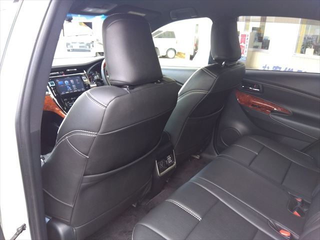 TOYOTA HARRIER 4WD 2014