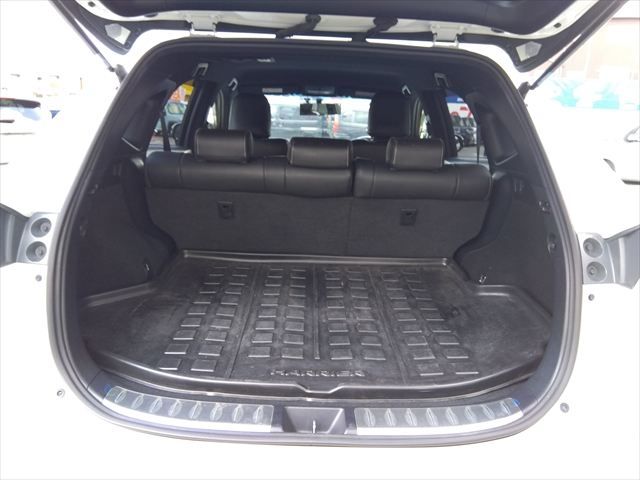 TOYOTA HARRIER 4WD 2014