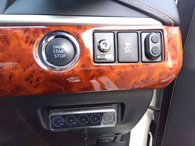 TOYOTA HARRIER 4WD 2014