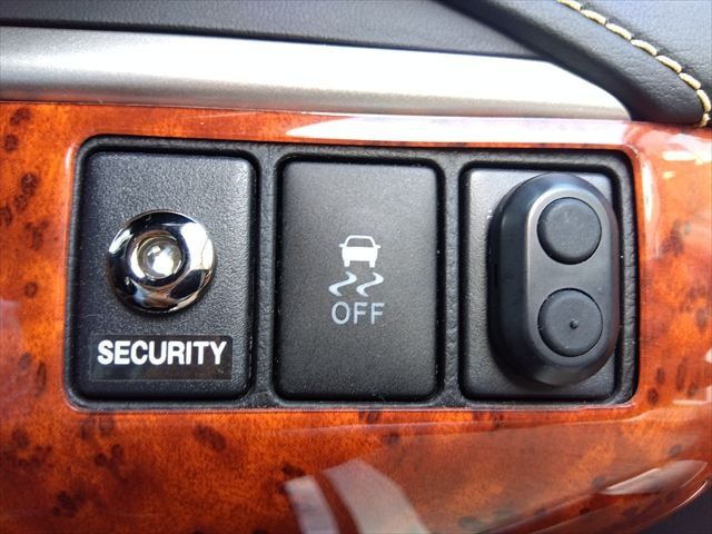 TOYOTA HARRIER 4WD 2014