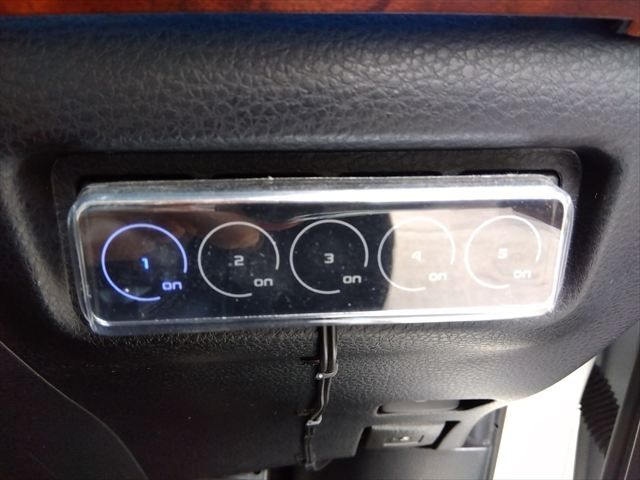 TOYOTA HARRIER 4WD 2014