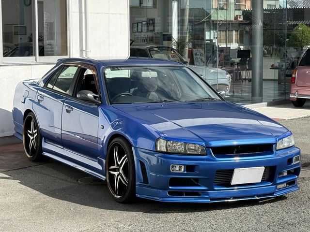 NISSAN SKYLINE 2001