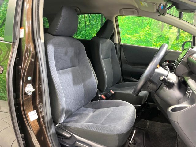 TOYOTA SIENTA HYBRID 2015