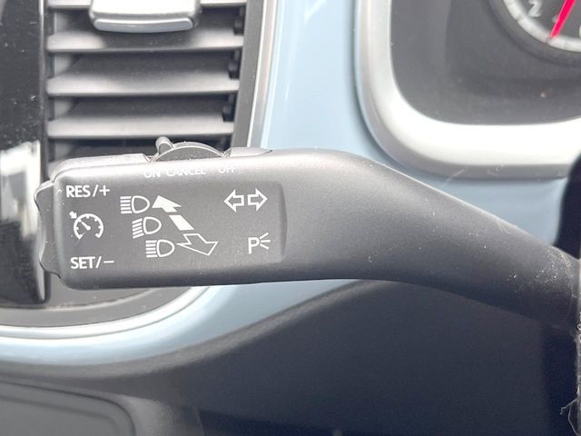 VOLKSWAGEN VOLKSWAGEN The BEETLE 2013