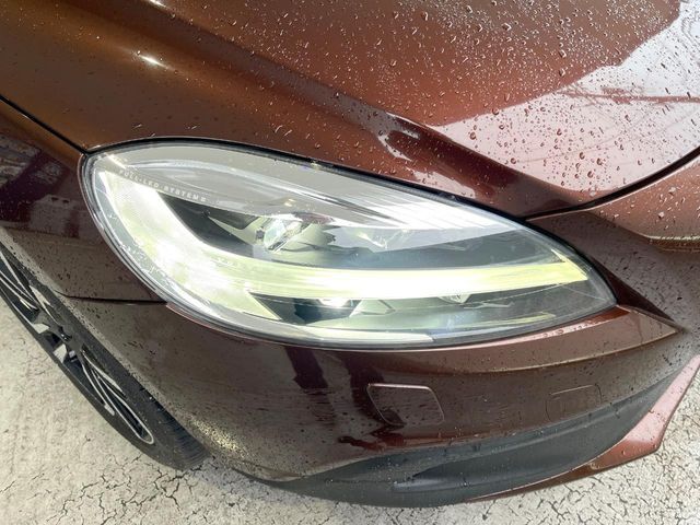 VOLVO VOLVO V40 CROSS COUNTRY 2019