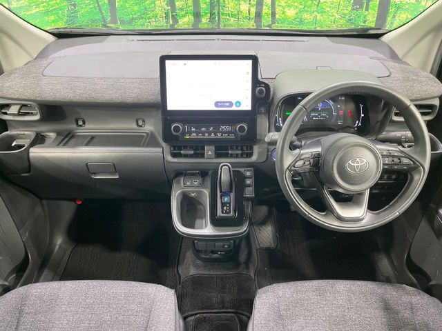 TOYOTA SIENTA HYBRID 2022