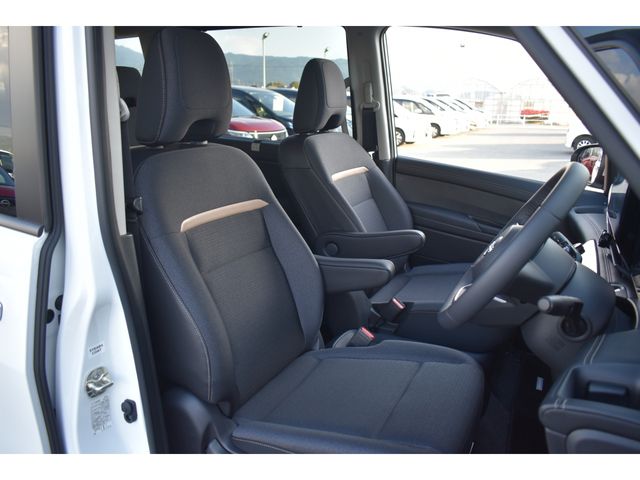 NISSAN SERENA  WG 2025