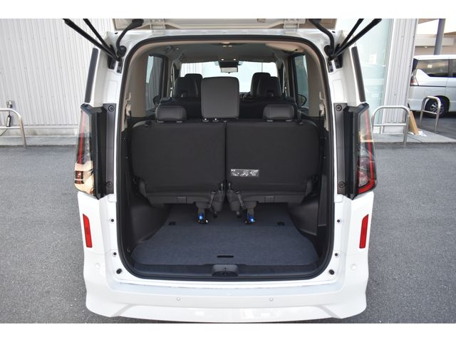 NISSAN SERENA  WG 2025