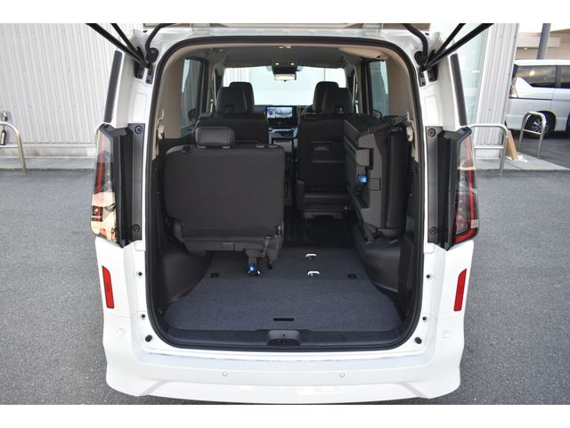 NISSAN SERENA  WG 2025